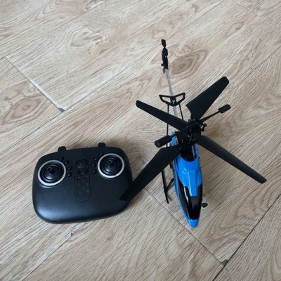ヘリコプターの高度保持 リモート距離 15M HUGTEC 402-C 左右回転 ヘリコプター 前後飛行玩具